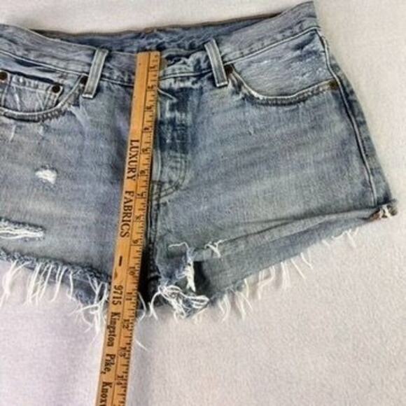 Levis Premium Womens 501s Cutoff Raw Frayed Hem Denim Shorts 29 - Picture 7 of 10